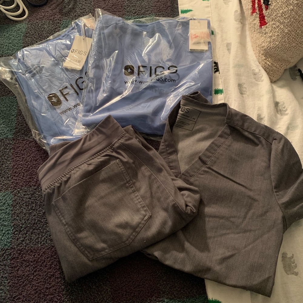 Women’s Scrub Sets